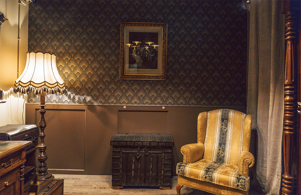 Escaperoom ingericht als ouderwetse salon
