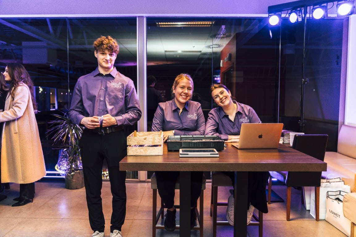 Het onthaalteam van ExploRijck in de foyer